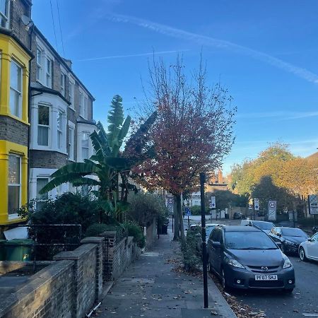 Self-Contained Flat On The 2Nd Floor You Will Share With One Other Guest, In A Family House 2 Minutes Walk From Tufnell Park Station 2Nd Floor With Stairs Londres Exterior foto