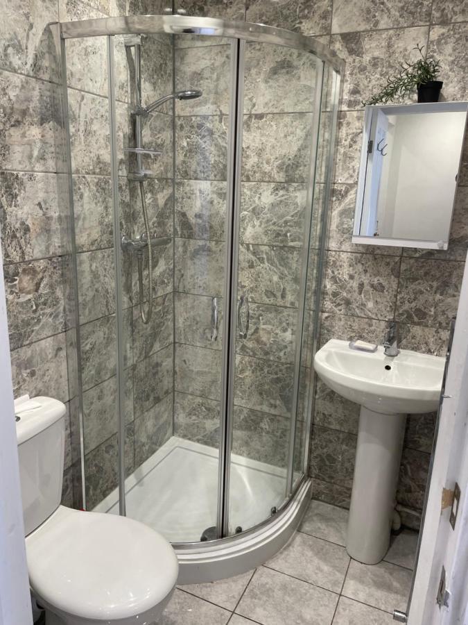 Self-Contained Flat On The 2Nd Floor You Will Share With One Other Guest, In A Family House 2 Minutes Walk From Tufnell Park Station 2Nd Floor With Stairs Londres Exterior foto